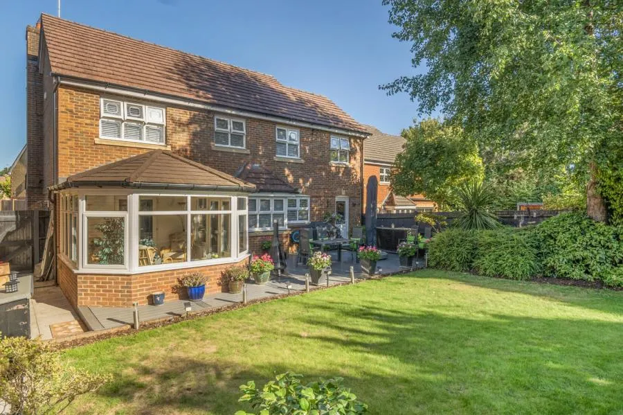 5 bed house for sale, Strathcona Gardens, Knaphill, GU21
