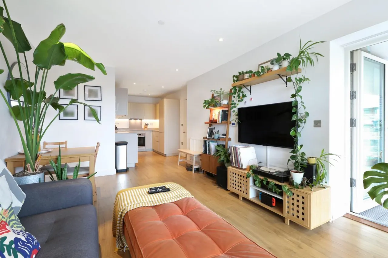 2 bed flat for sale — Camberwell Road, London, SE5