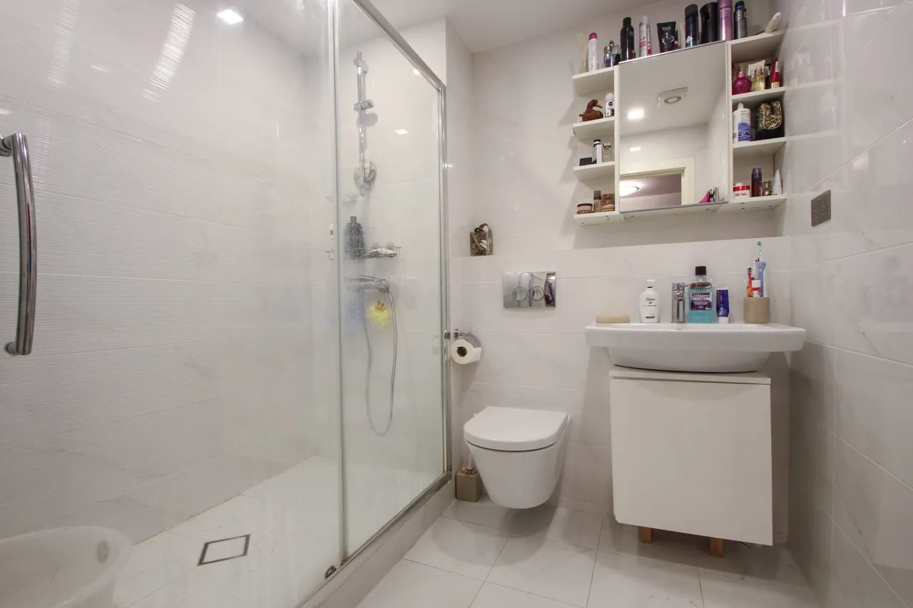Hill House, London, Greater London, SE28, photo 8
