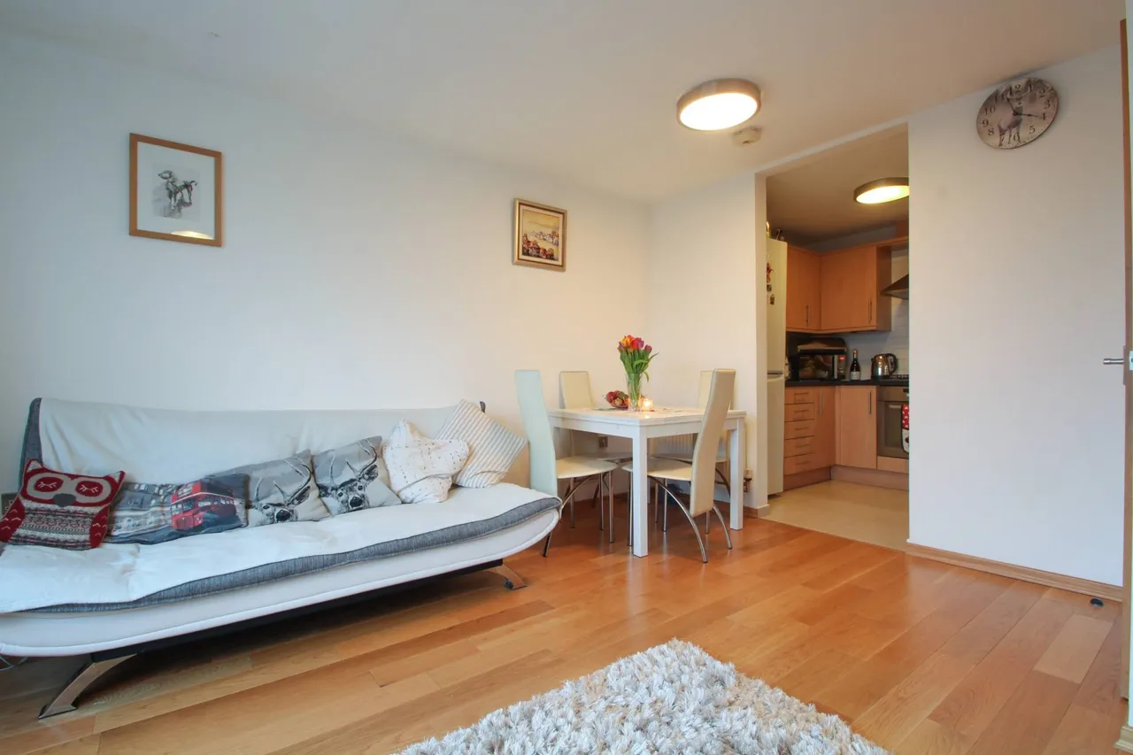 Hill House, London, Greater London, SE28, photo 4