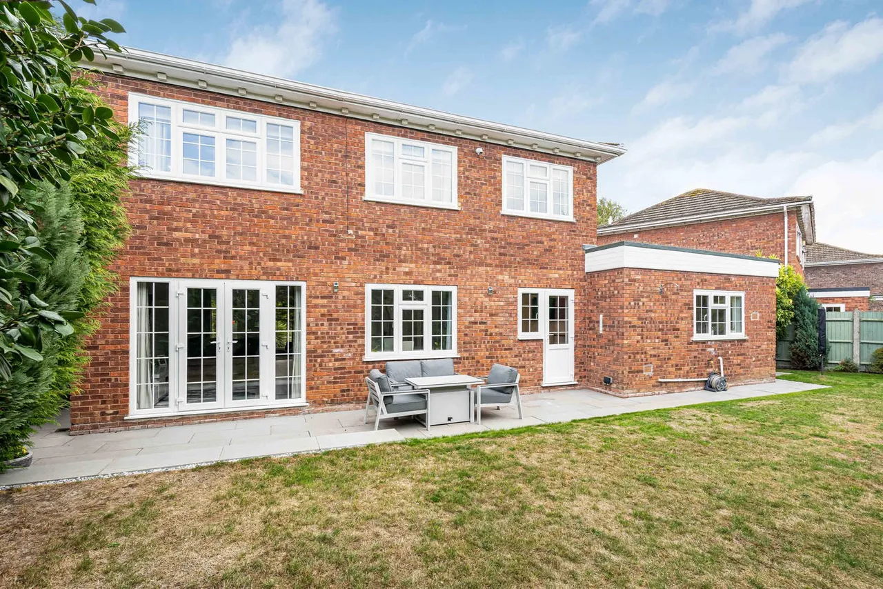 St. Judes Close, Englefield Green, TW20, photo 30