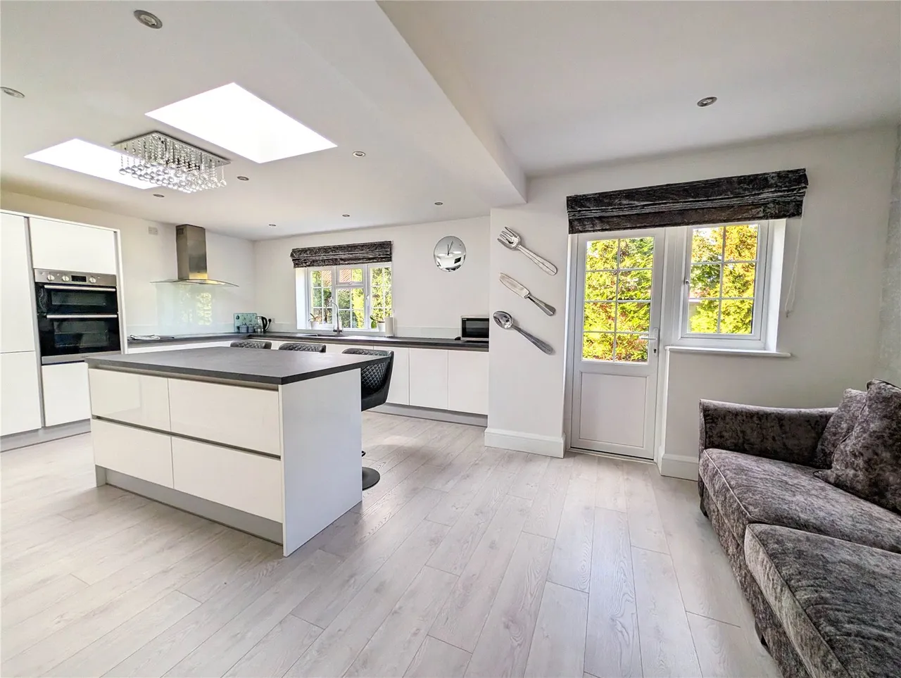 St. Judes Close, Englefield Green, TW20, photo 3