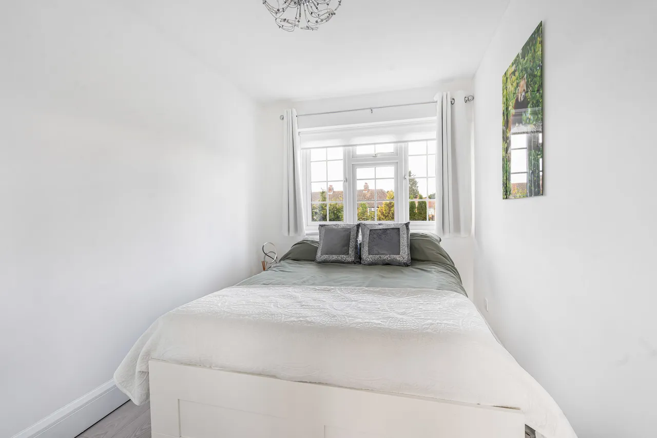 St. Judes Close, Englefield Green, TW20, photo 27