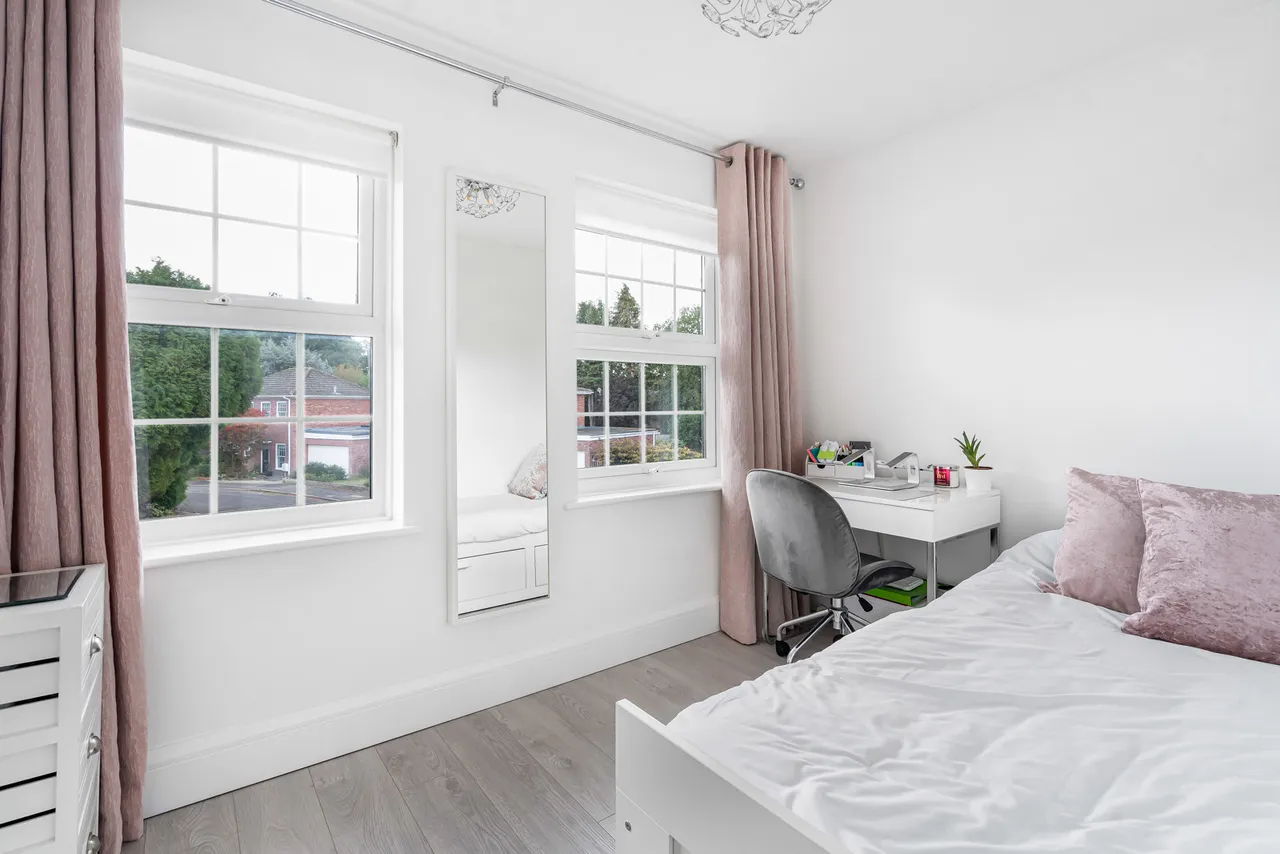 St. Judes Close, Englefield Green, TW20, photo 25