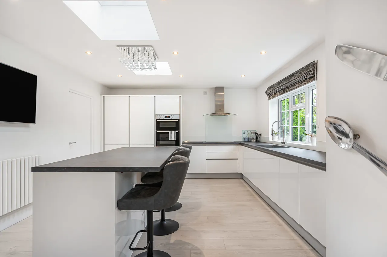 St. Judes Close, Englefield Green, TW20, photo 16