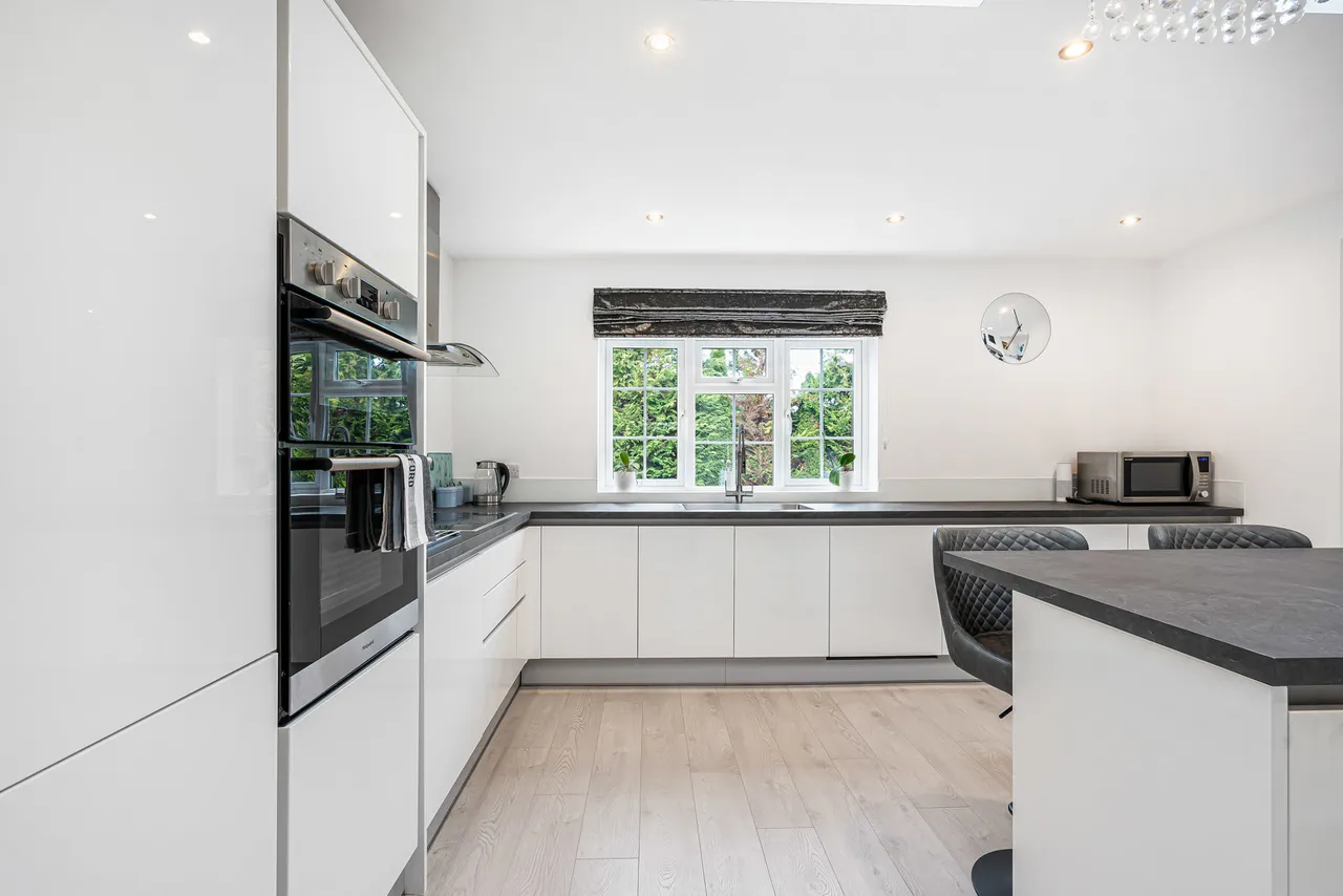 St. Judes Close, Englefield Green, TW20, photo 17