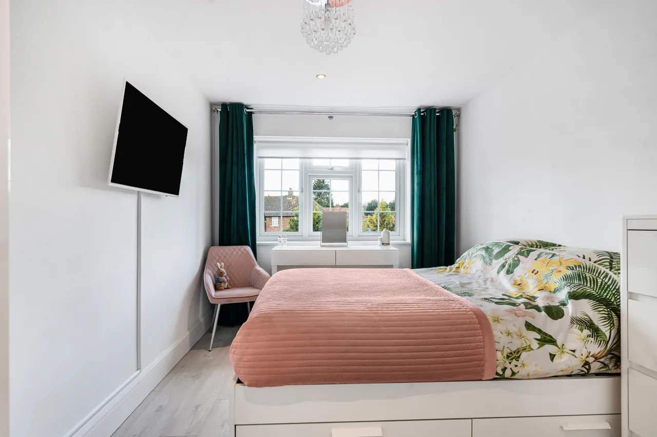 St. Judes Close, Englefield Green, TW20, photo 6