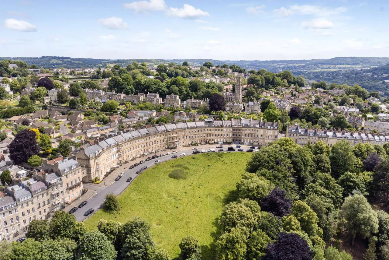 3 bed flat for sale — Lansdown Crescent, Bath, Somerset, BA1 5EX
