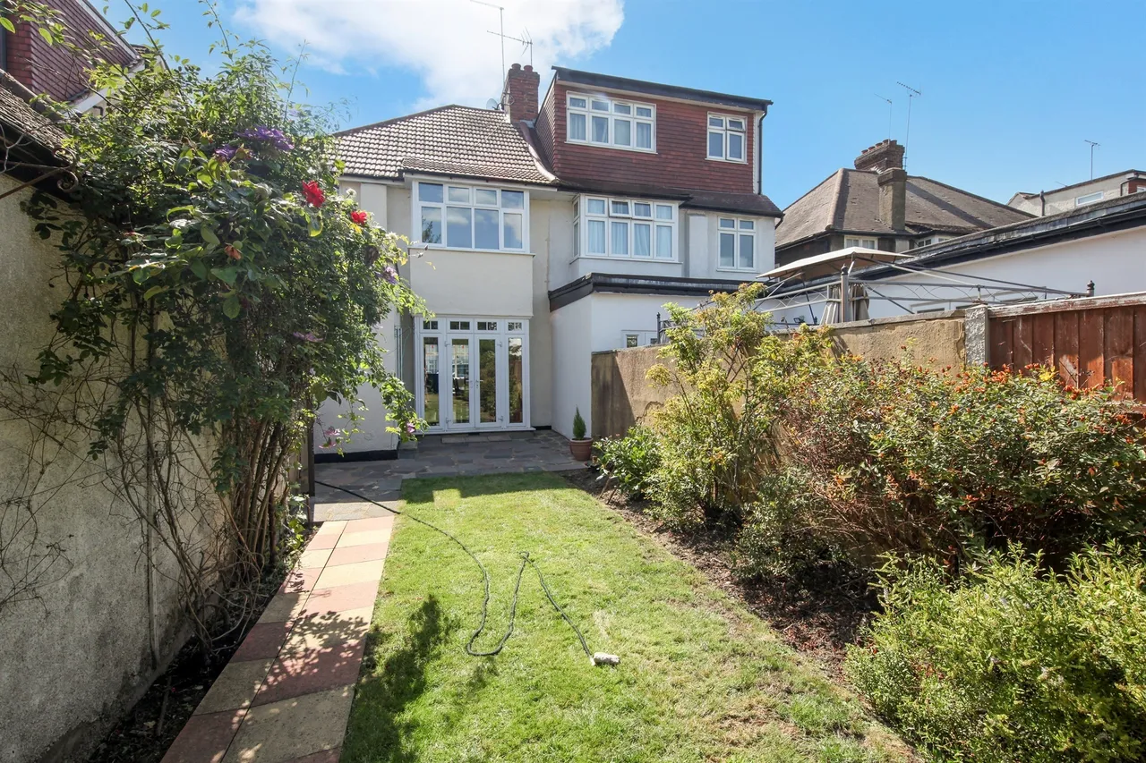 Hall Lane, London, NW4, photo 15