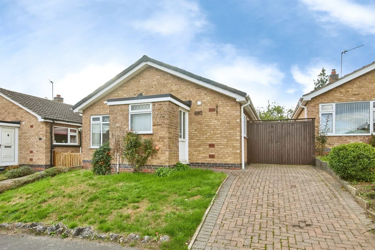 2 bed house for sale, Collingwood Drive, Sileby, LE12