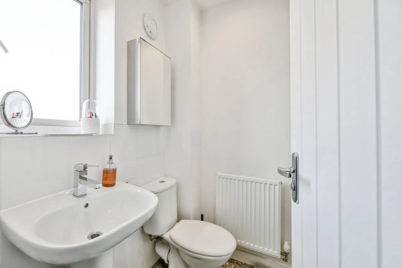 Chalfont Drive, NOTTINGHAM, Nottinghamshire, NG8, photo 12