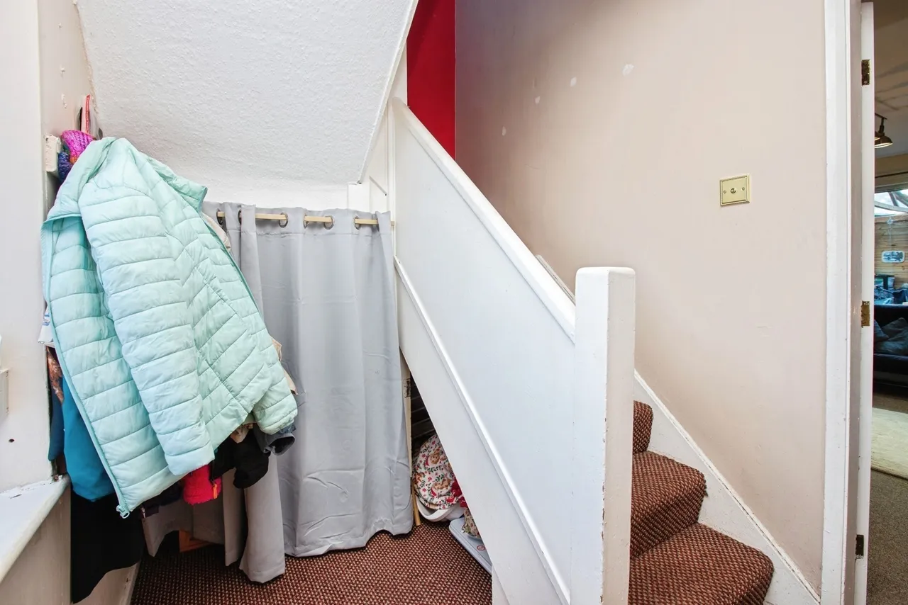 Abbott Crescent, Farnsfield, NG22, photo 12