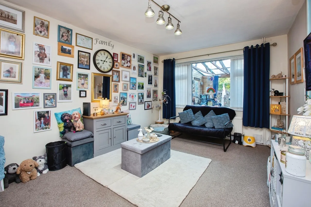 Abbott Crescent, Farnsfield, NG22, photo 3