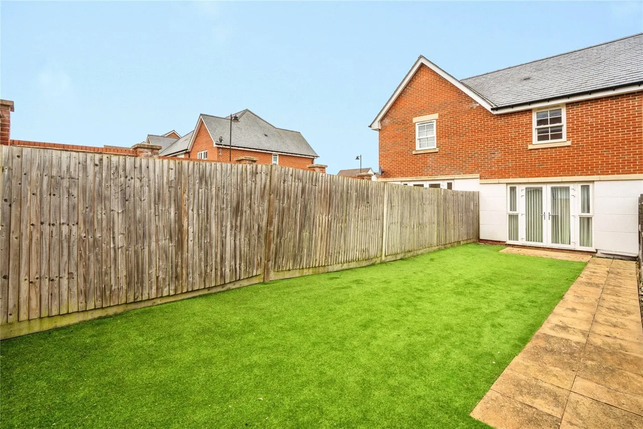 Bazeley Road, Waterlooville, PO7, photo 16