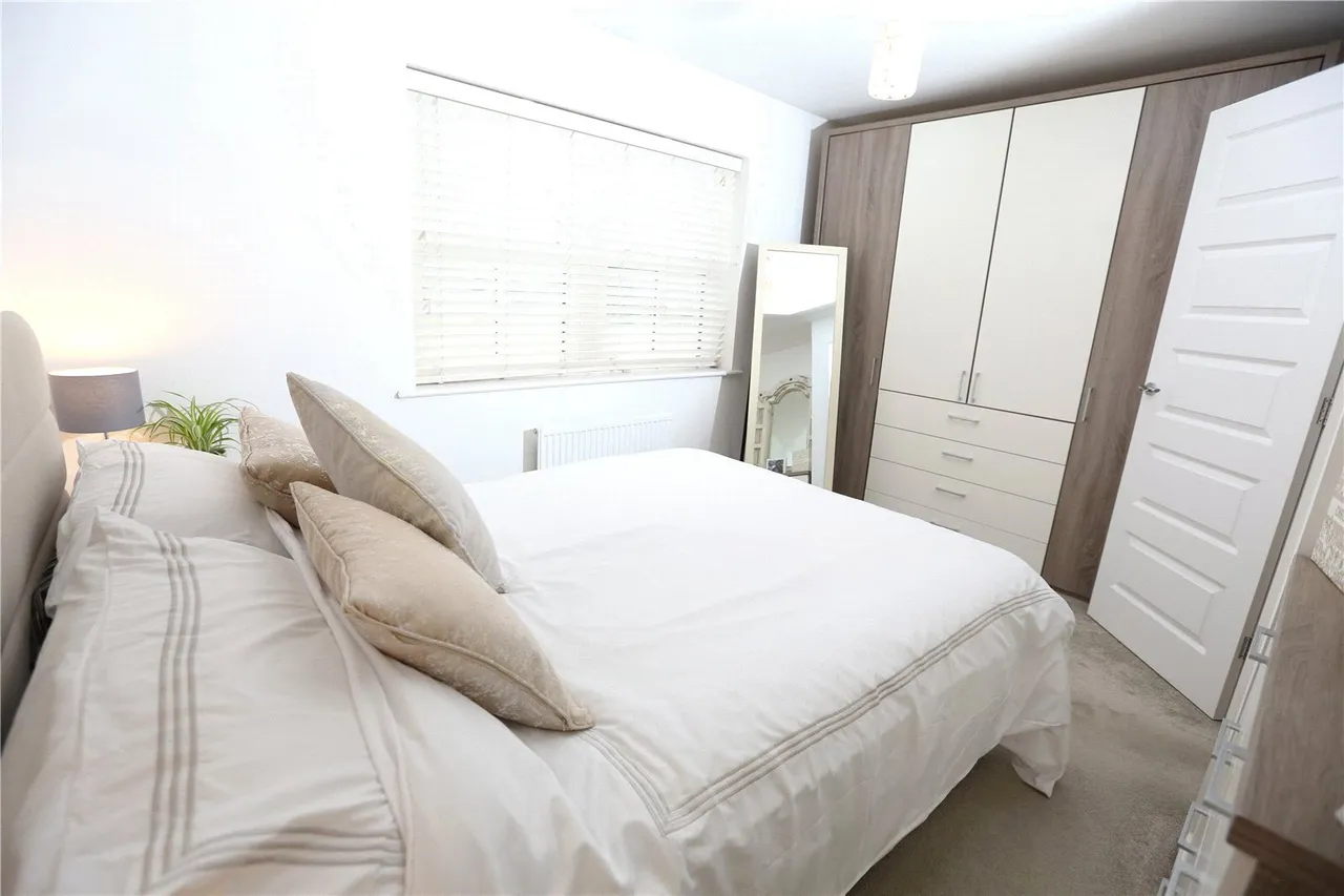 Bazeley Road, Waterlooville, PO7, photo 13