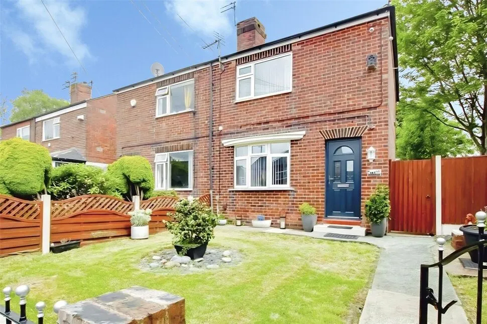 2 bed house for sale — Coronation Street, Pendlebury, Manchester, M27