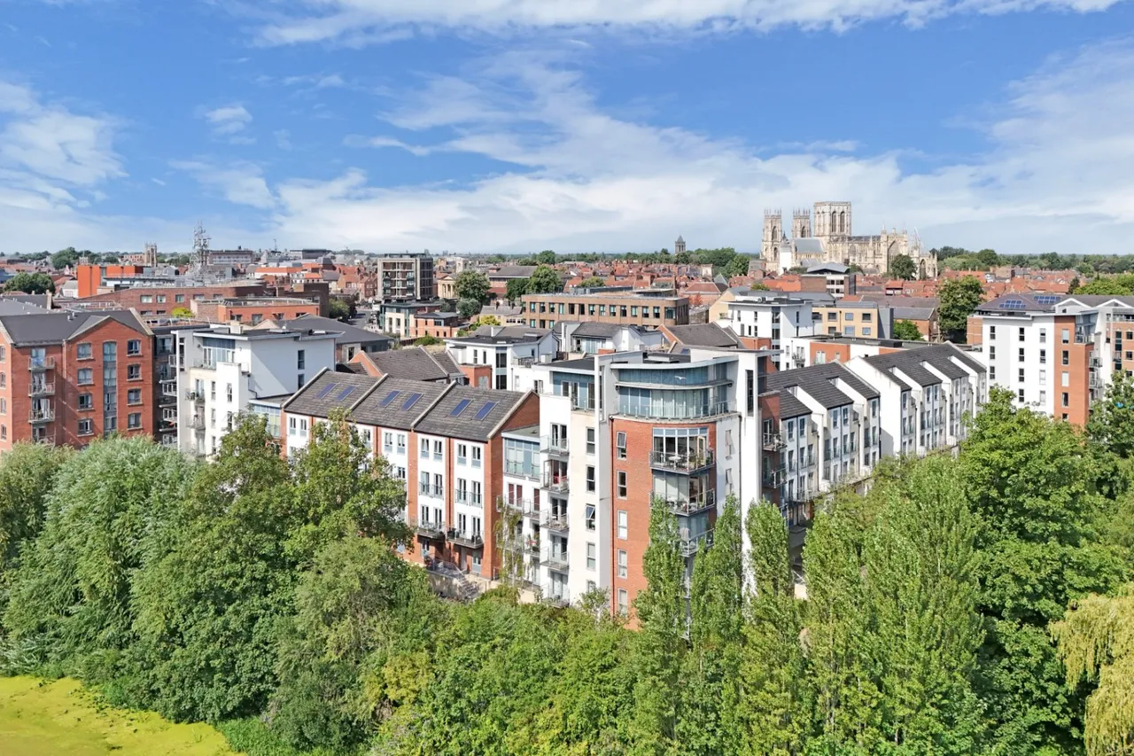 2 bed flat for sale, Foss View, Hungate, YO1