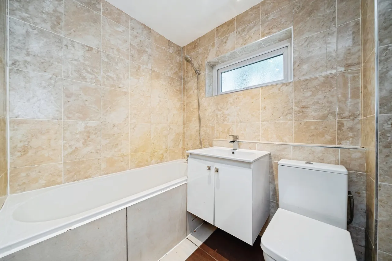 Dunnock Grove, Birchwood, WA3, photo 11