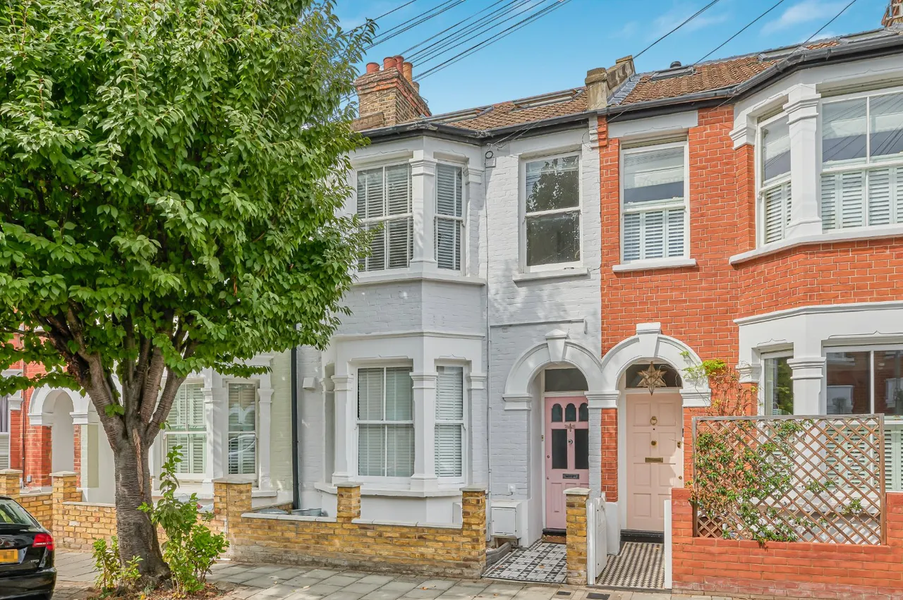2 bed flat for sale, Steerforth Street, Earlsfield, SW18