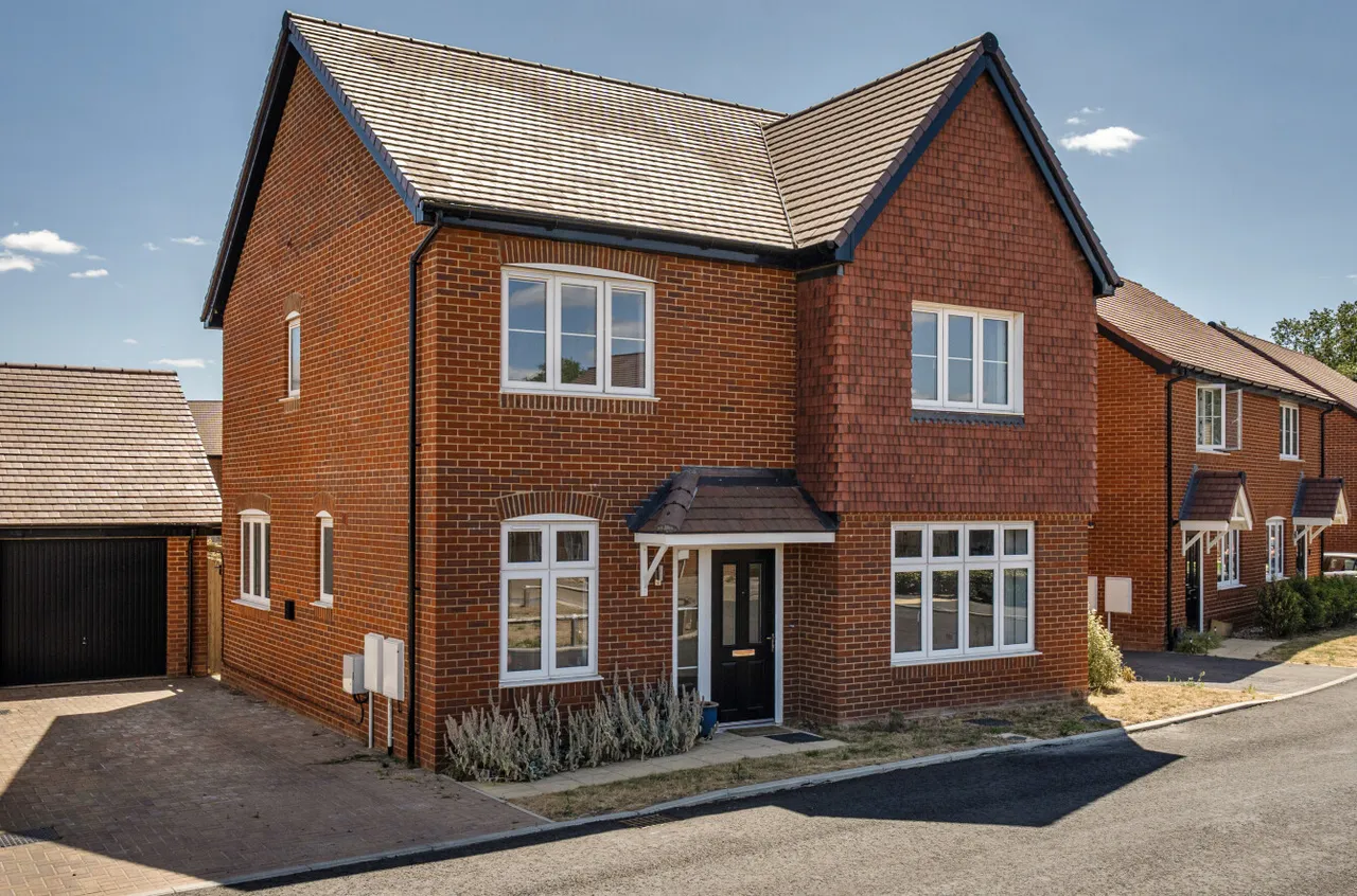 4 bed house for sale — Huntley Way, Finchampstead, Wokingham, Berkshire, RG40 4PU