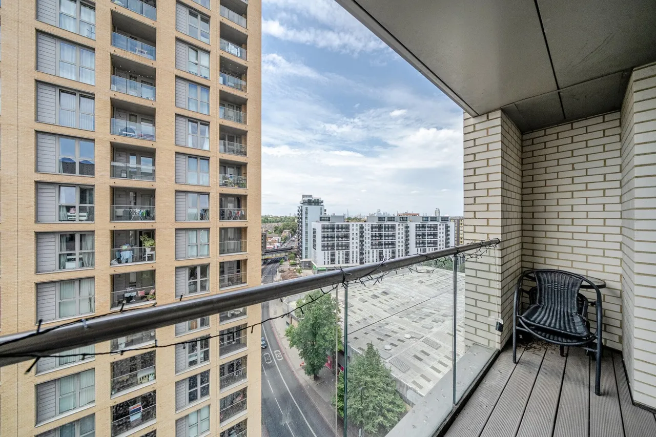 2 bed flat for sale — Elmira Street, SE13