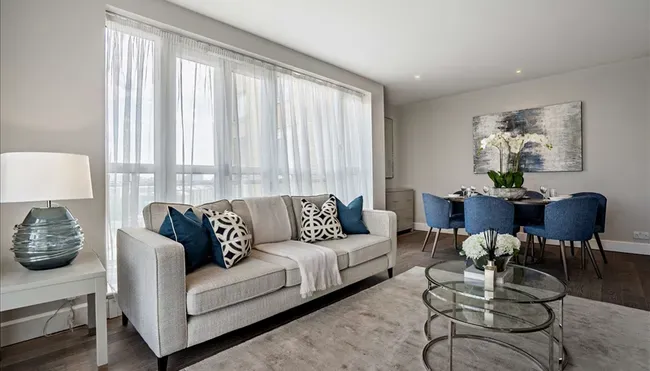 2 bed flat to rent — TWO BEDROOM TO LET CIRCUS E14