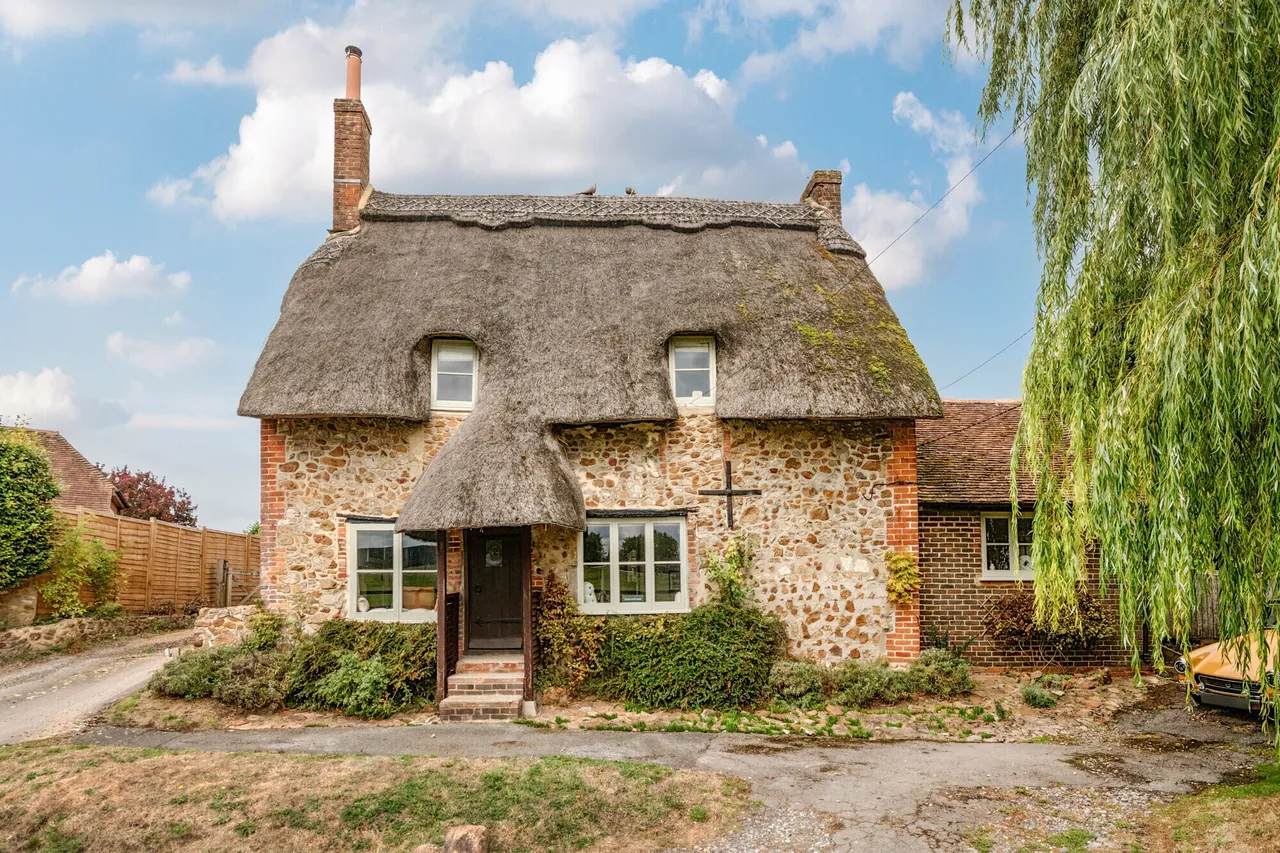 Upper Lambourn, Hungerford, RG17, photo 2