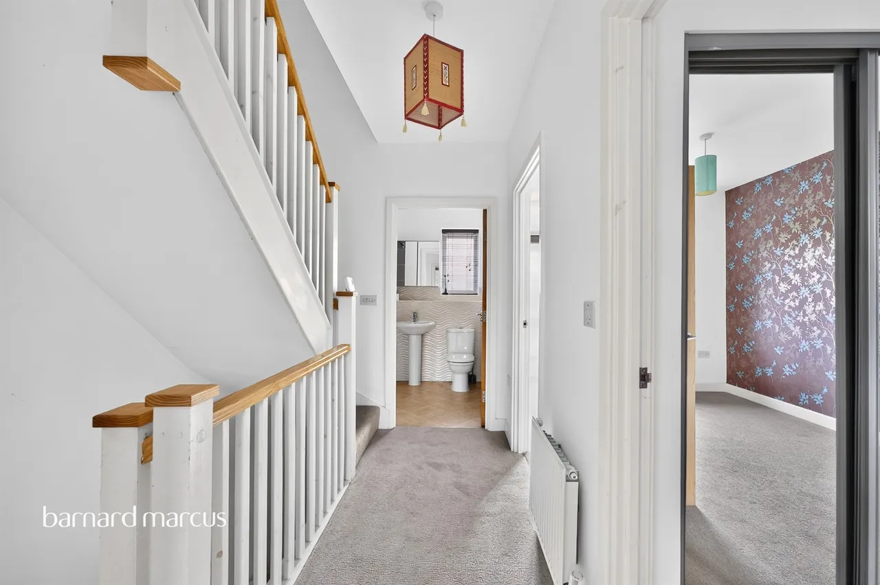 Dalmeny Way, Epsom, photo 9