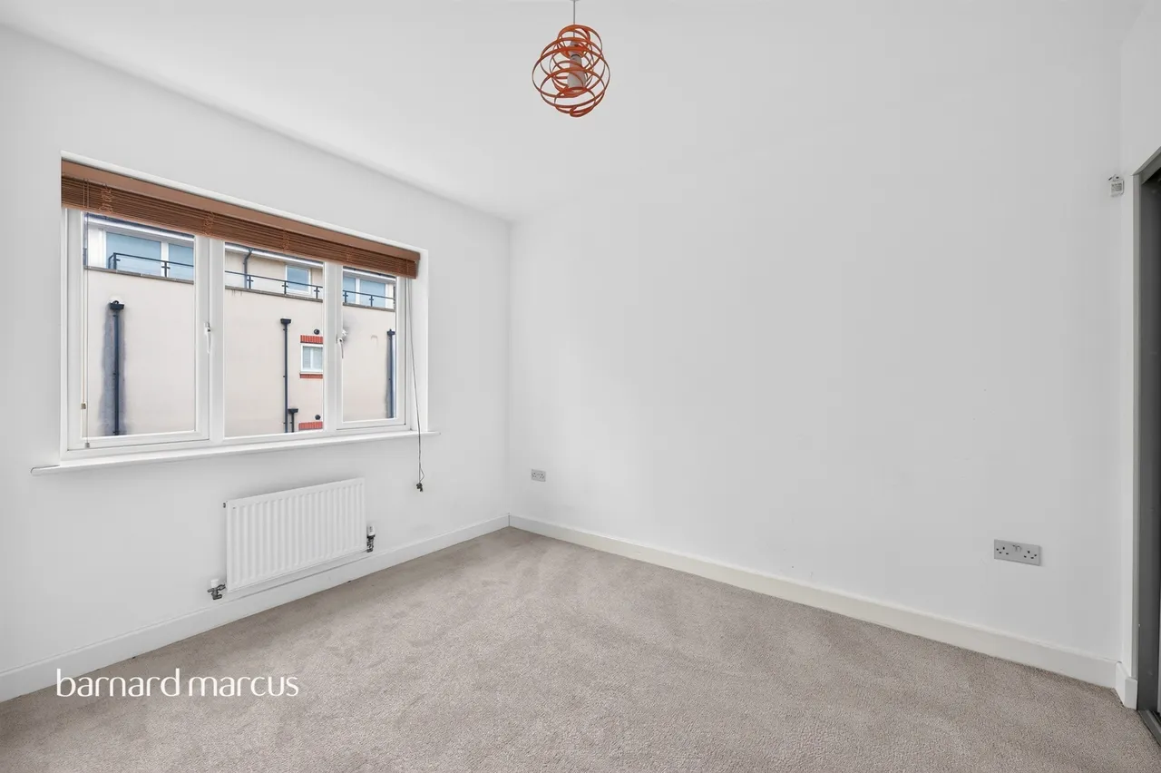 Dalmeny Way, Epsom, photo 8