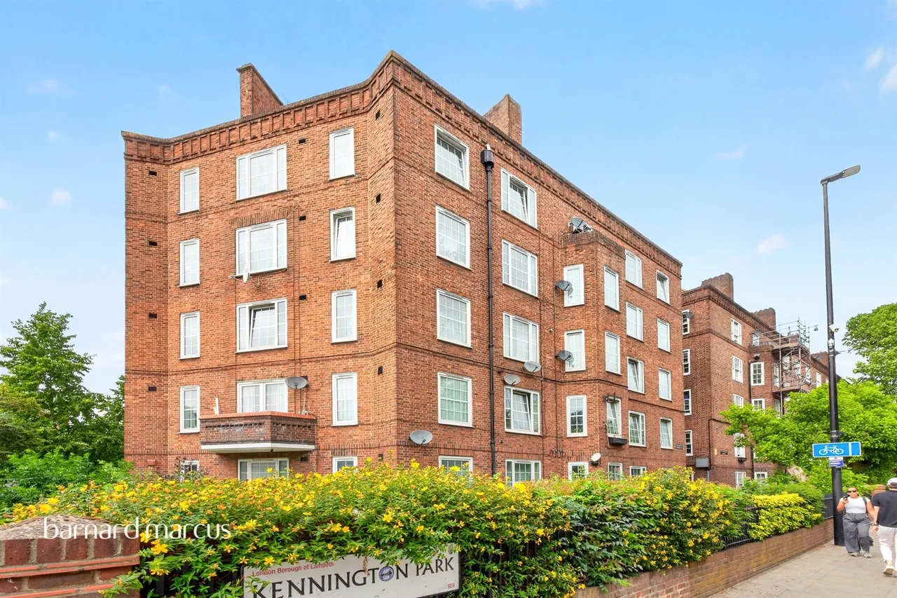 3 bed flat for sale — Kennington Oval, London