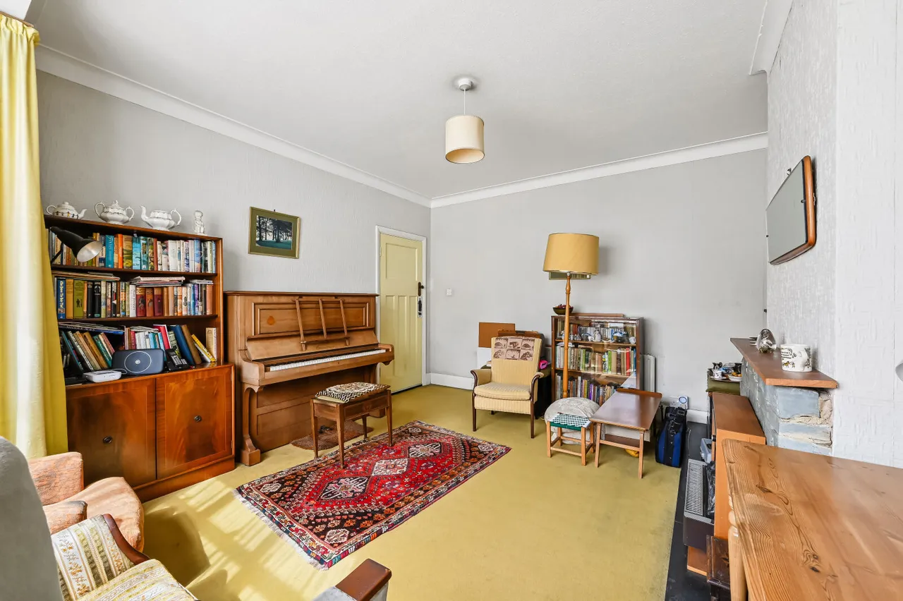 Springfield Avenue, London, SW20, photo 9