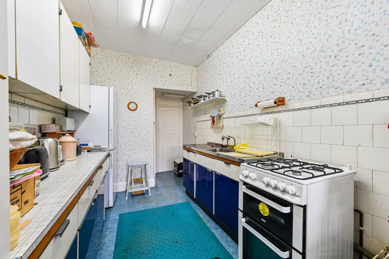 Springfield Avenue, London, SW20, photo 12