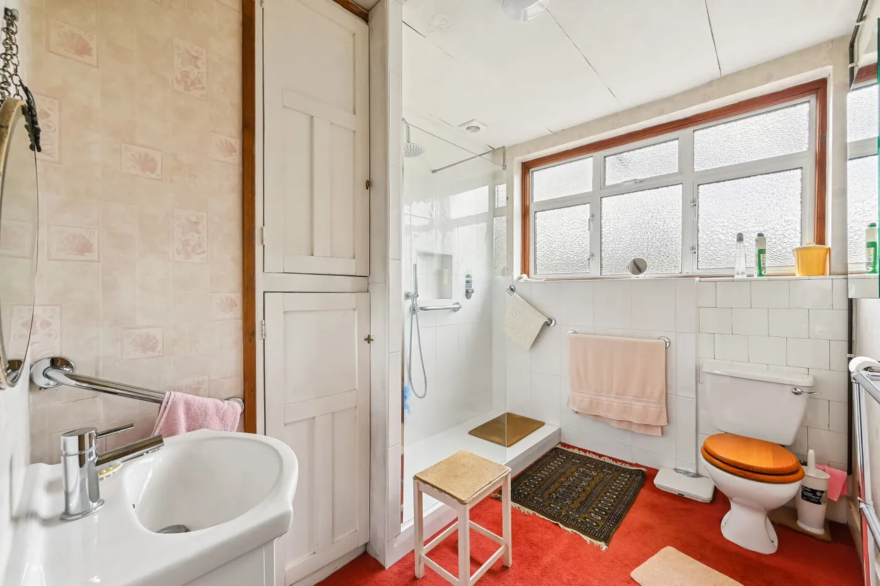 Springfield Avenue, London, SW20, photo 10