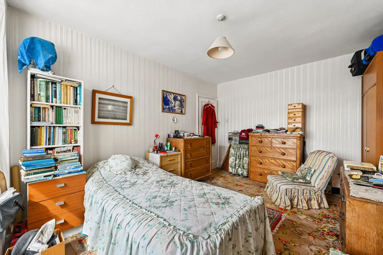 Springfield Avenue, London, SW20, photo 5