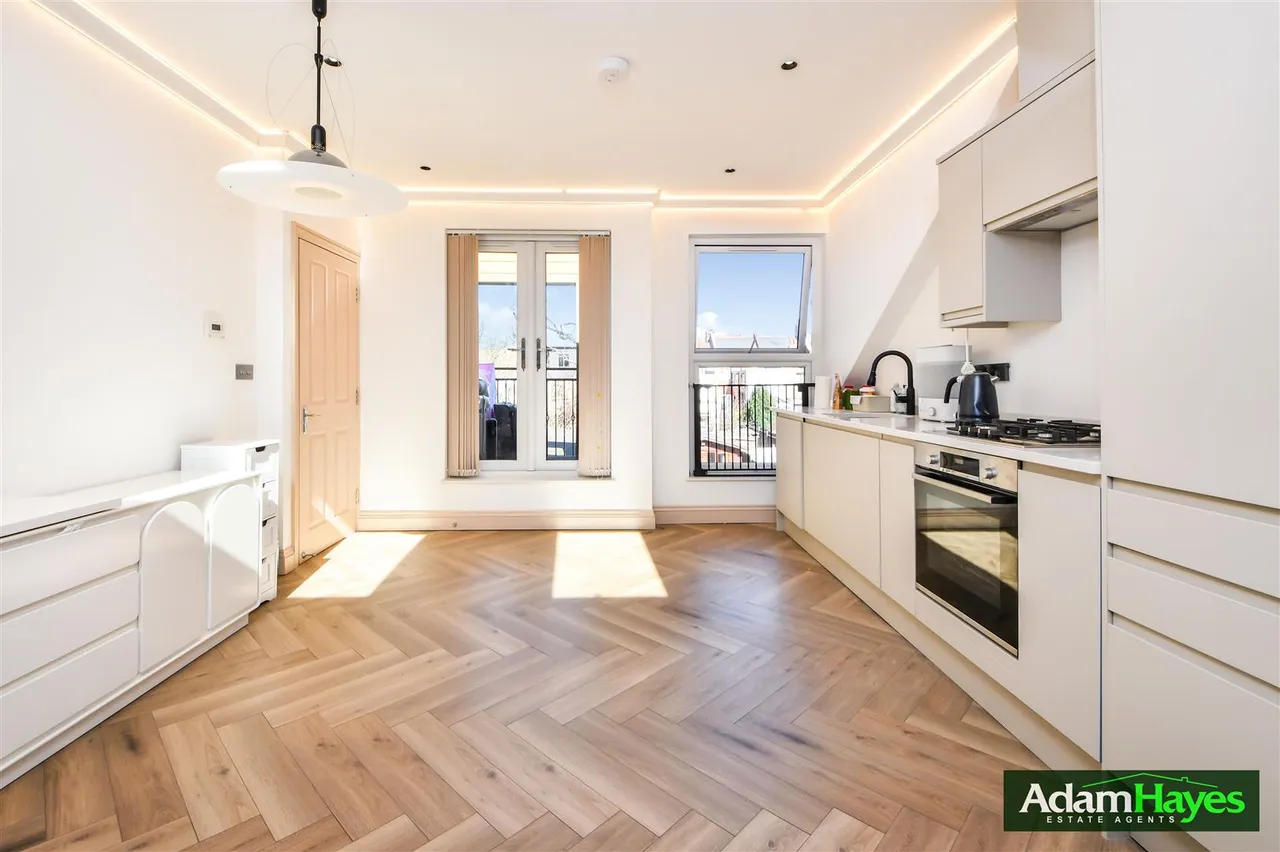 Dollis Road, Finchley Central, N3, photo 2