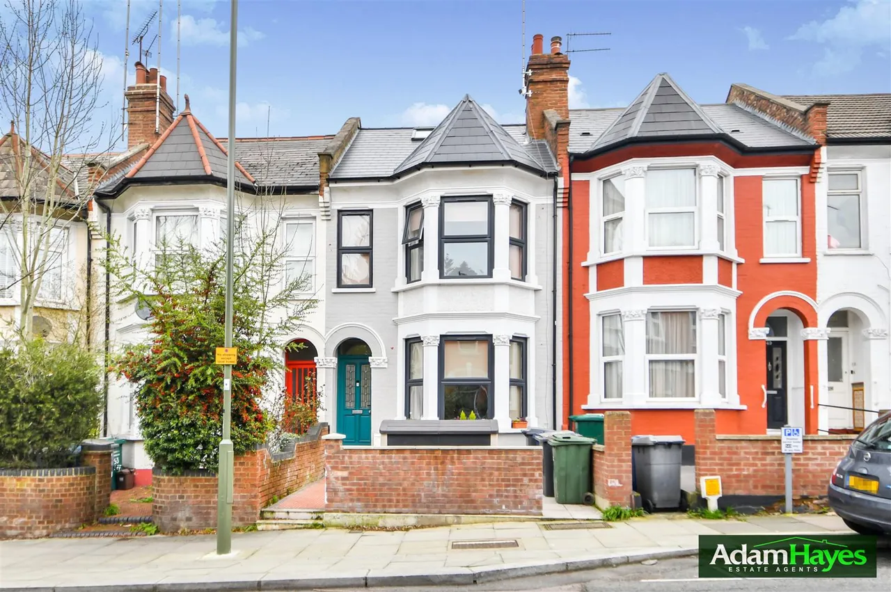 3 bed flat for sale, Dollis Road, Finchley Central, N3
