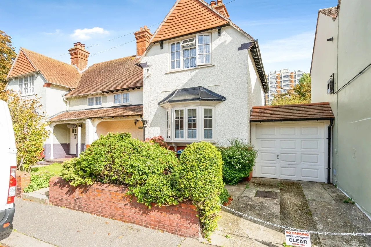 3 bed house for sale — Steyne Street, Bognor Regis
