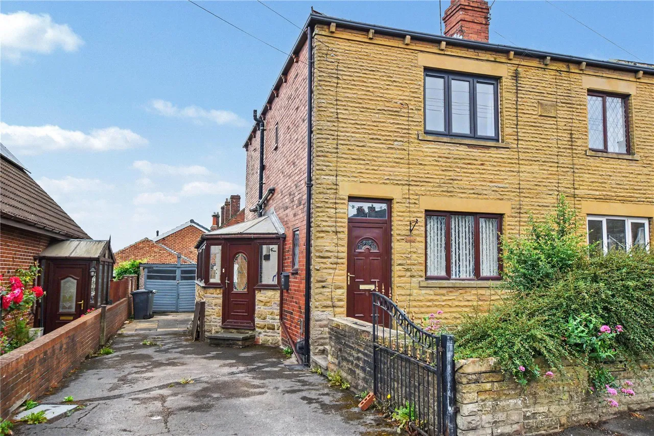 3 bed house for sale, Westerton Road, Tingley, WF3