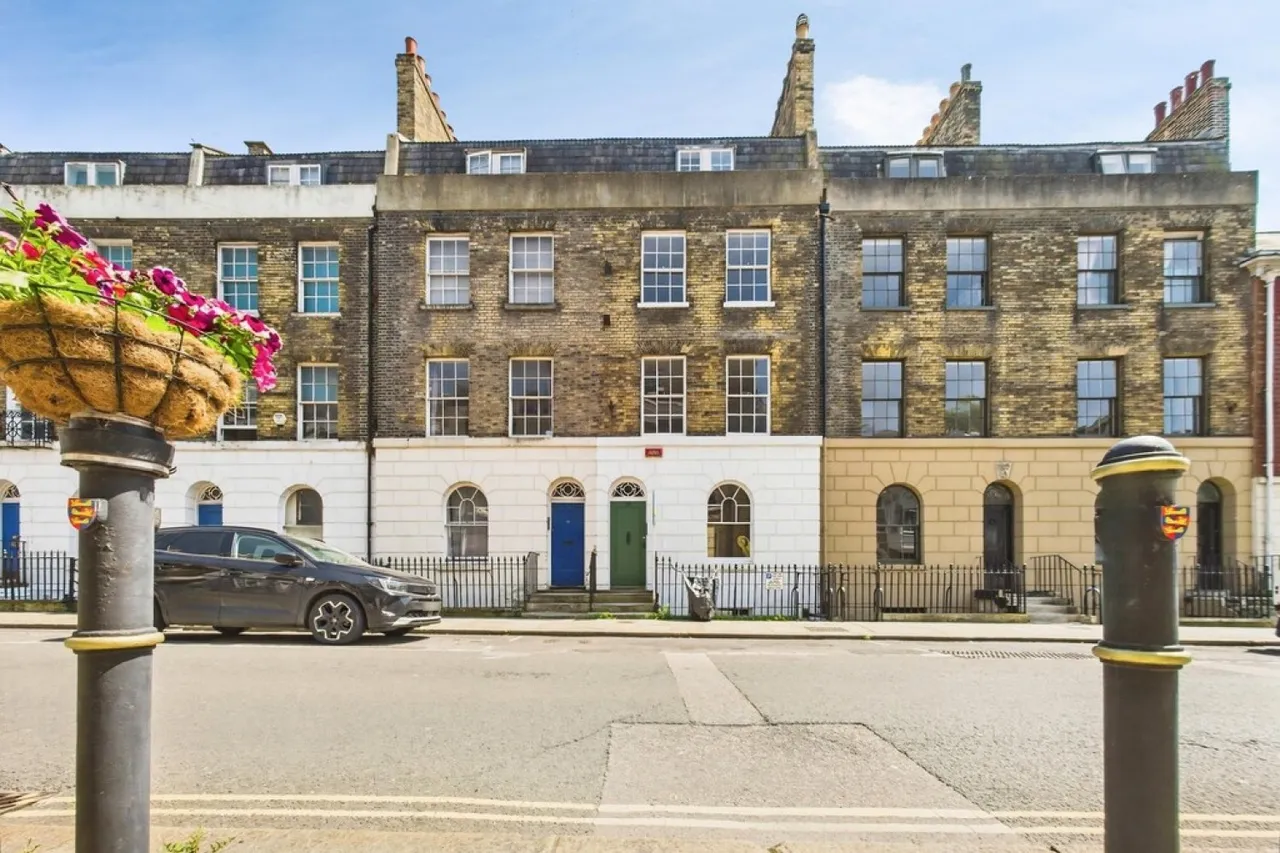 1 bed flat to rent, Castle Street, Dover, CT16