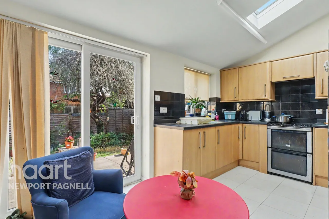 Petersham Close, Newport Pagnell, MK16, photo 4