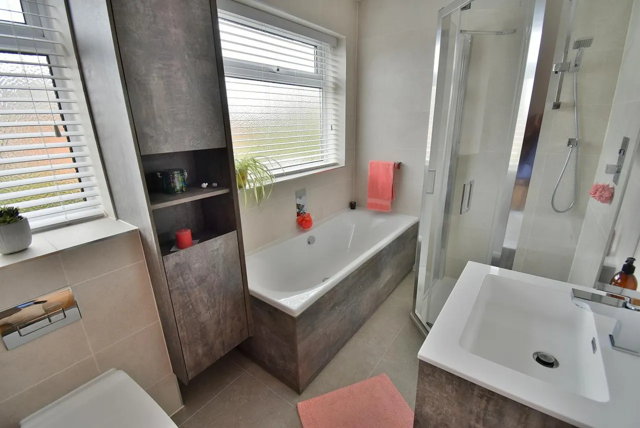 Wollaton Road, BH22, photo 19