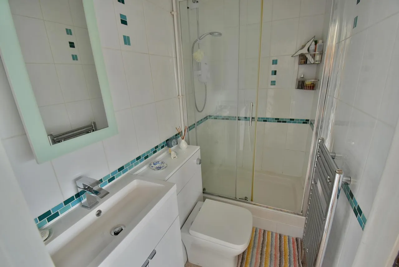 Wollaton Road, BH22, photo 15
