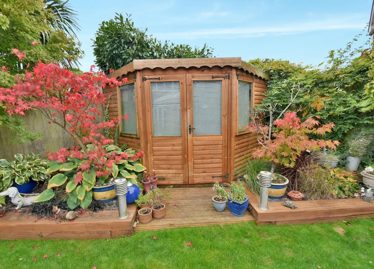 Wollaton Road, BH22, photo 22