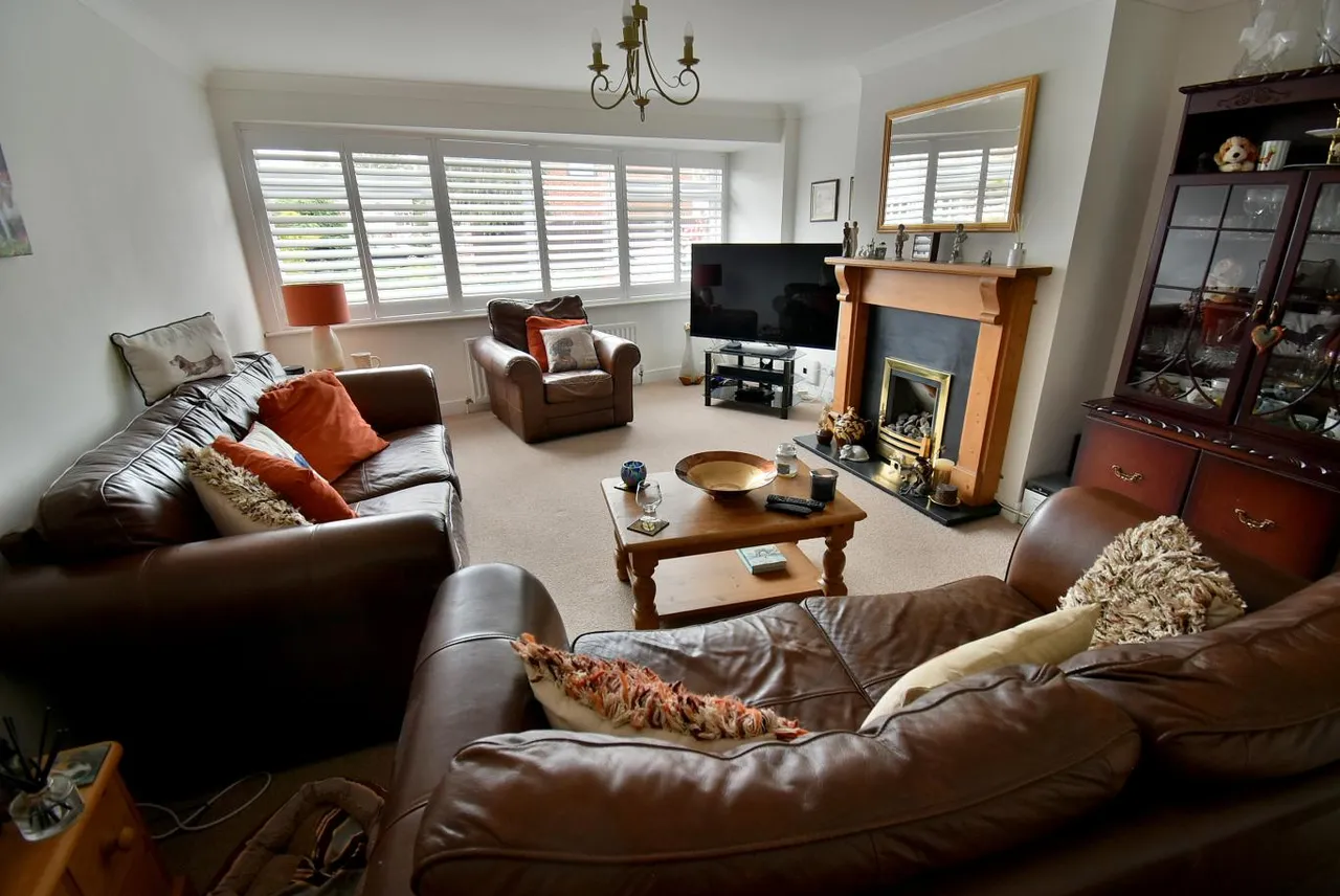 Wollaton Road, BH22, photo 5
