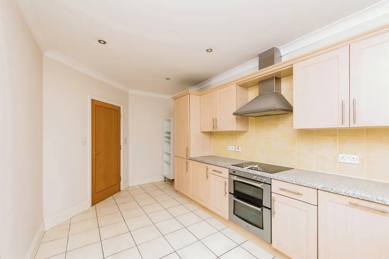 Caversham Place, Sutton Coldfield, photo 4