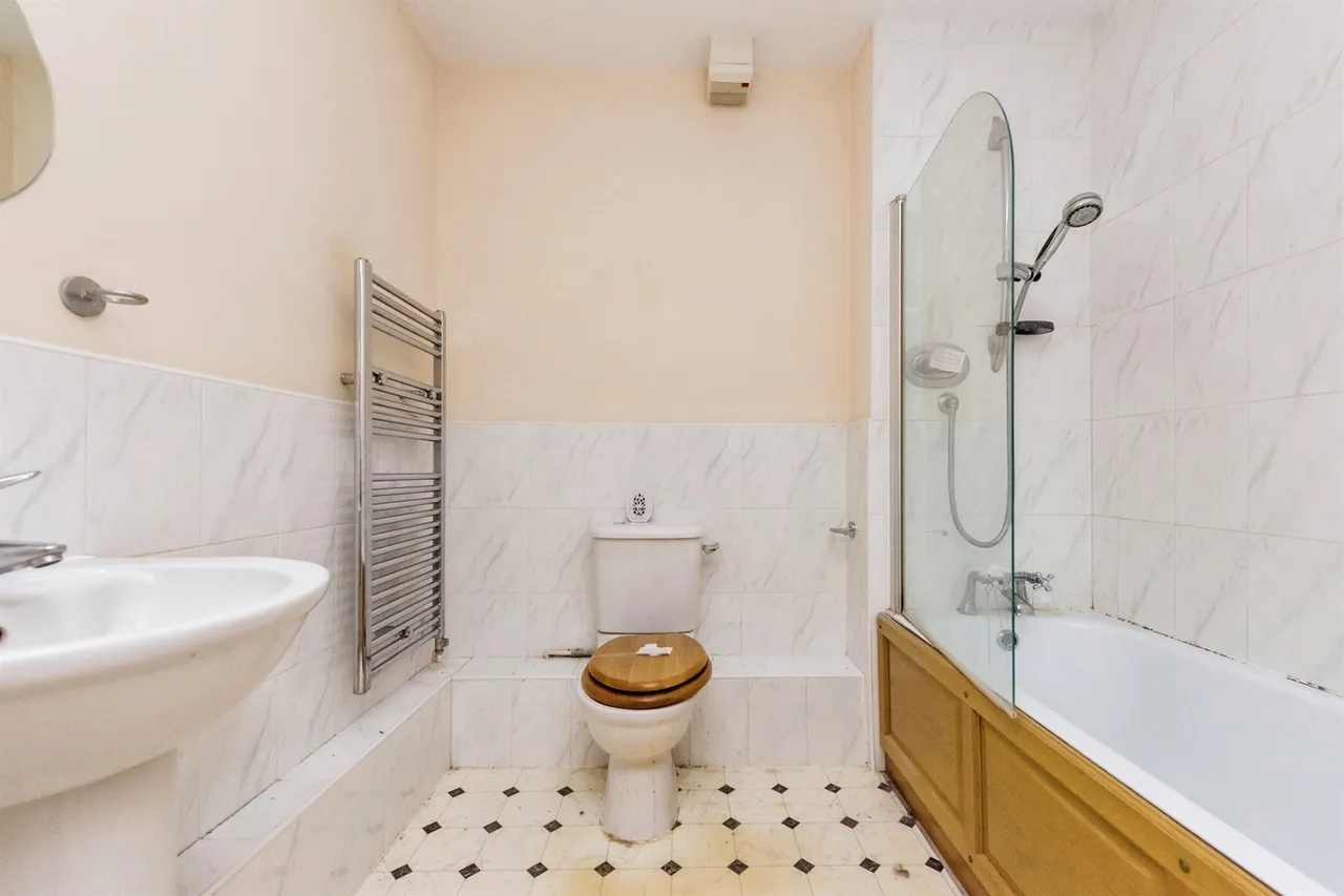 Caversham Place, Sutton Coldfield, photo 9