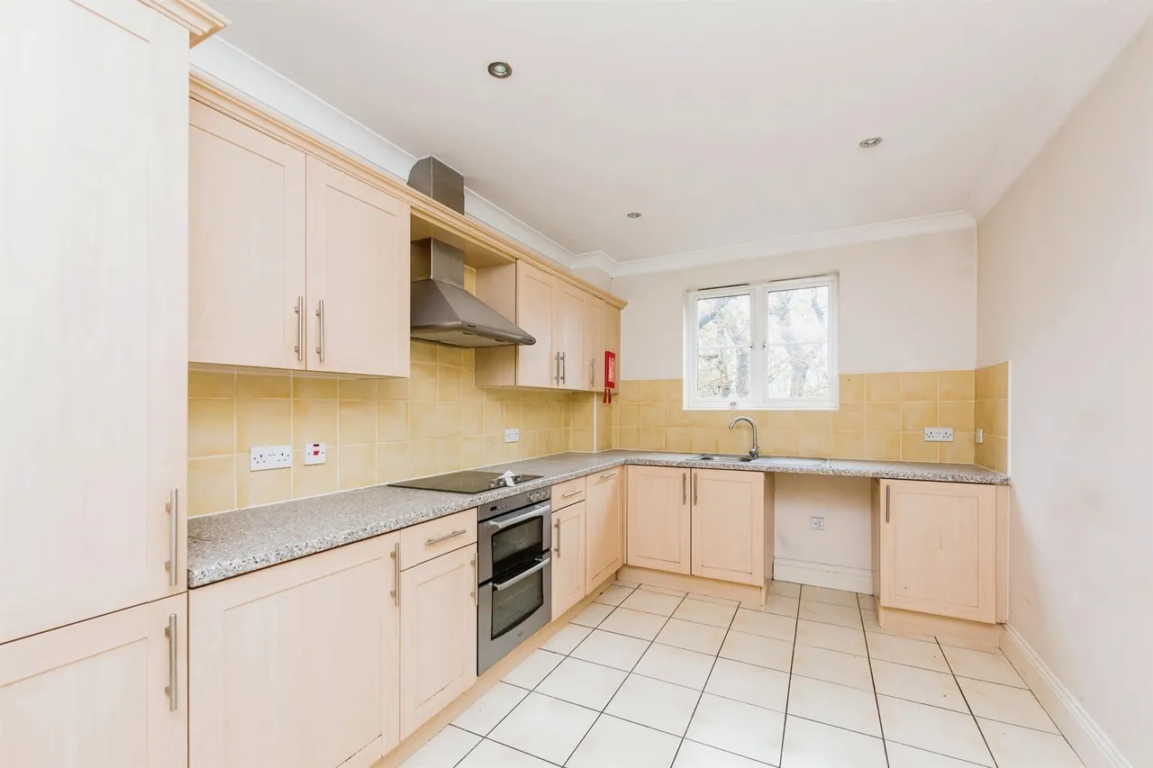 Caversham Place, Sutton Coldfield, photo 2