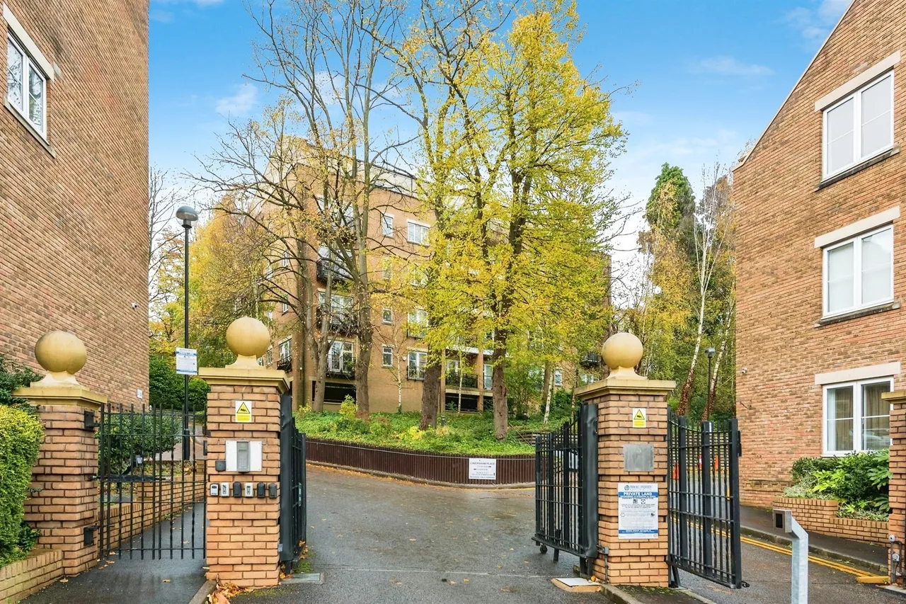 Caversham Place, Sutton Coldfield, photo 5