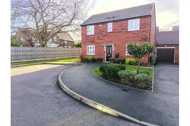 3 bed house for sale — Southwell Drive, Rugby