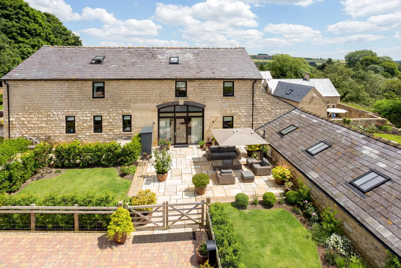 Old Cart Barn 6 Old Dowmans Farm, Coberley, Cheltenham, GL53 9FF, photo 21